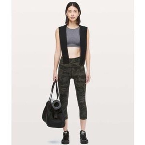 Lululemon Wunder Under Crop High Rise Luxtreme 21" Incognito Camo Gator Sz 10 - Picture 1 of 5